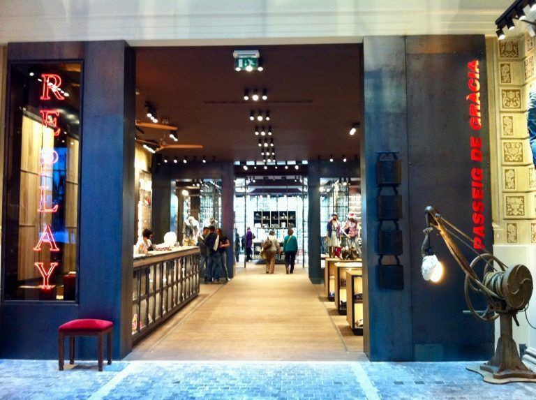 REPLAY STORE PASSEIG DE GRACIA BARCELONA