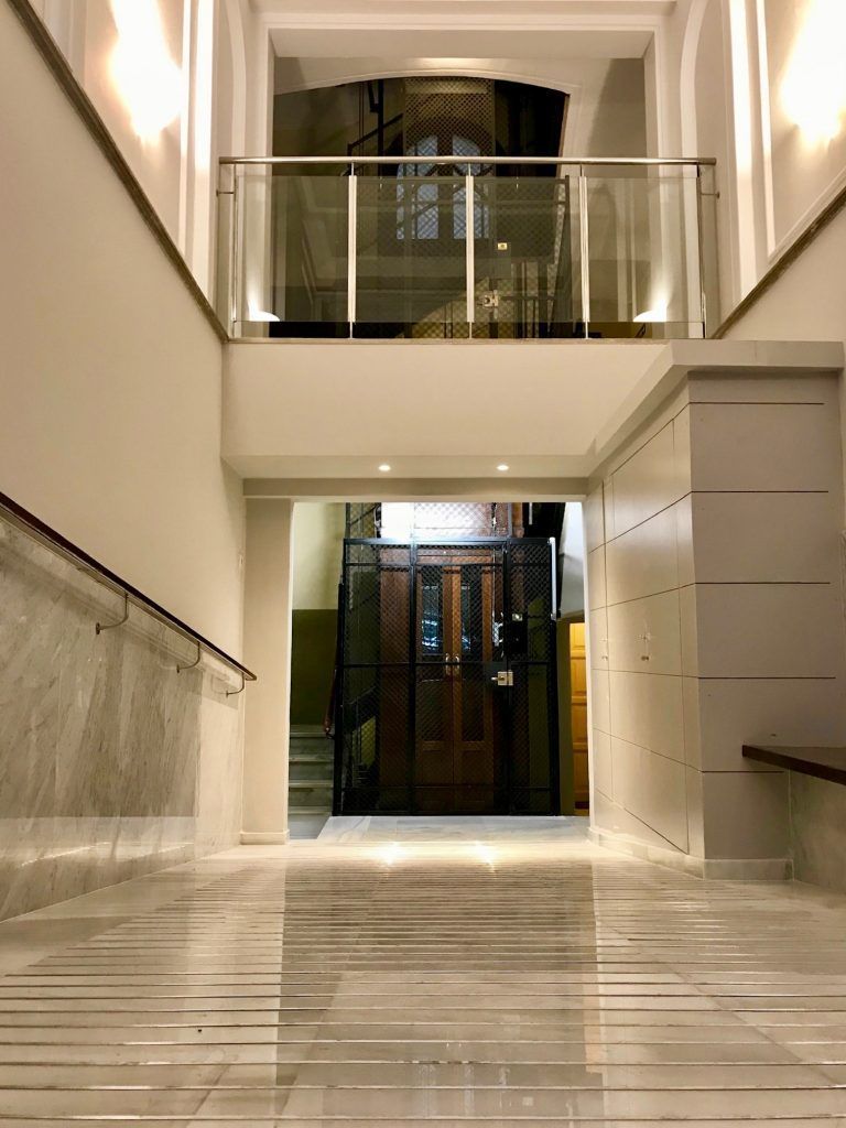 ADAPTACIÓ VESTÍBUL TEODORA LA MADRID BARCELONA