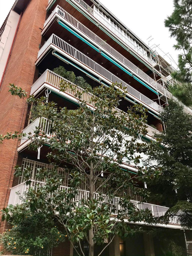 REHABILITACIÓ FAÇANES EDIFICI C/ ESCOLES PIES BARCELONA